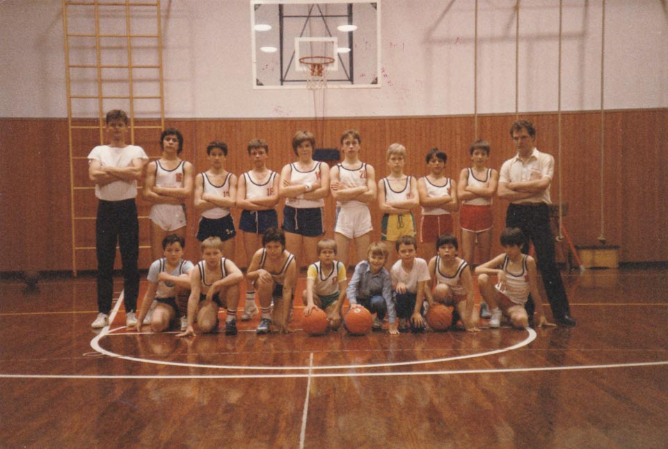 kdo kje kdaj 187