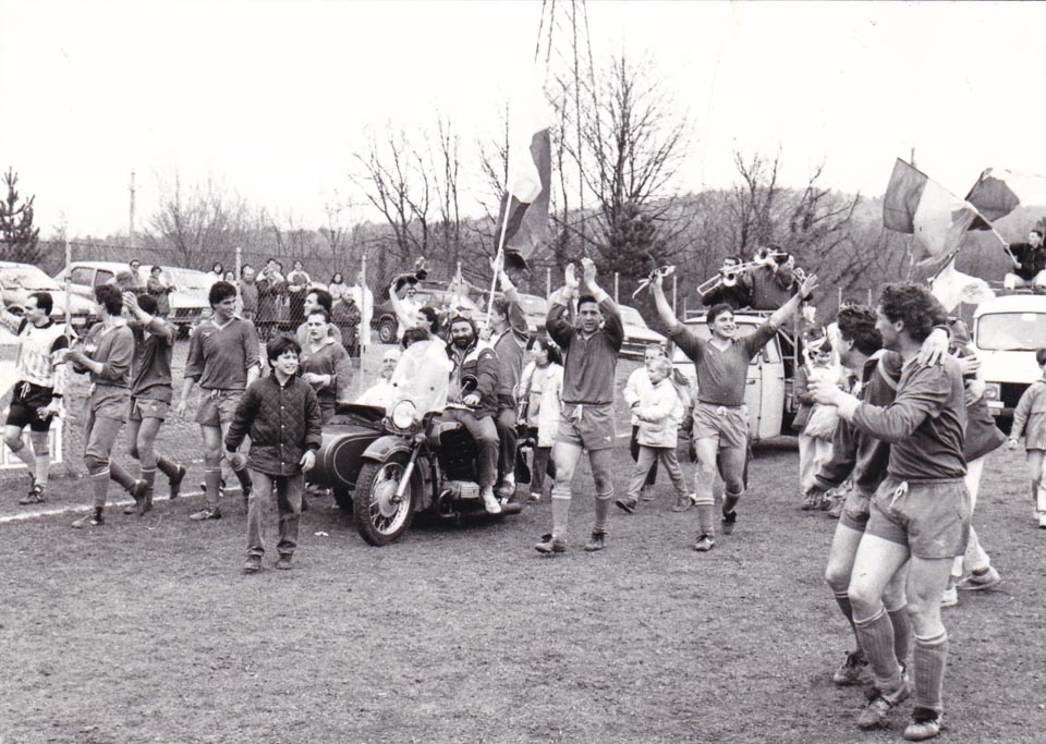 kdo kje kdaj 195
