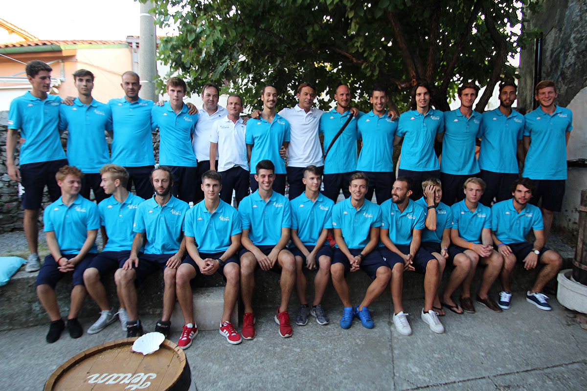 110_nogVesna_ClaniPredstavitev