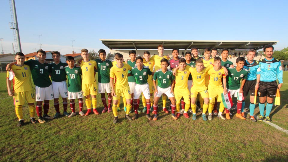 065-nogU15TurnirNarodov_Mehika-Romunija