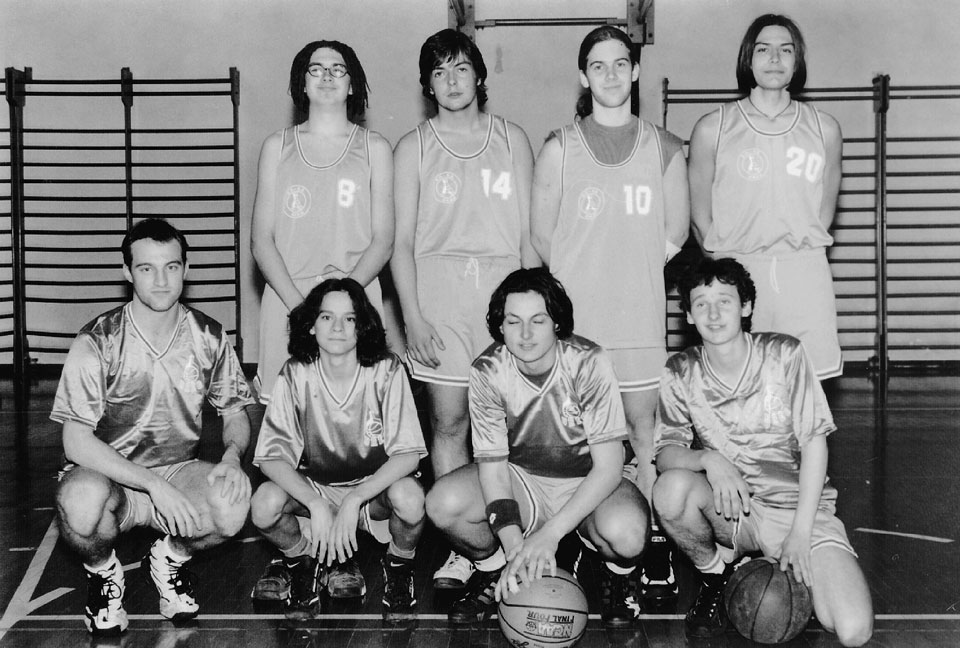 1996/97, Breg mladinci; stoje od leve: Mirko Crisettig, Igor Lakovič, Riccardo Baldi, Devan Santi; čepe: Devan Taučer, Erik Zeriali, Robi Jakomin, Samo Kocjančič