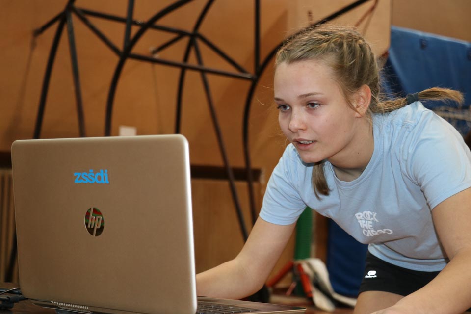 ZSŠDI: Jezikovni poligon za šoli Levstik in Kosovel