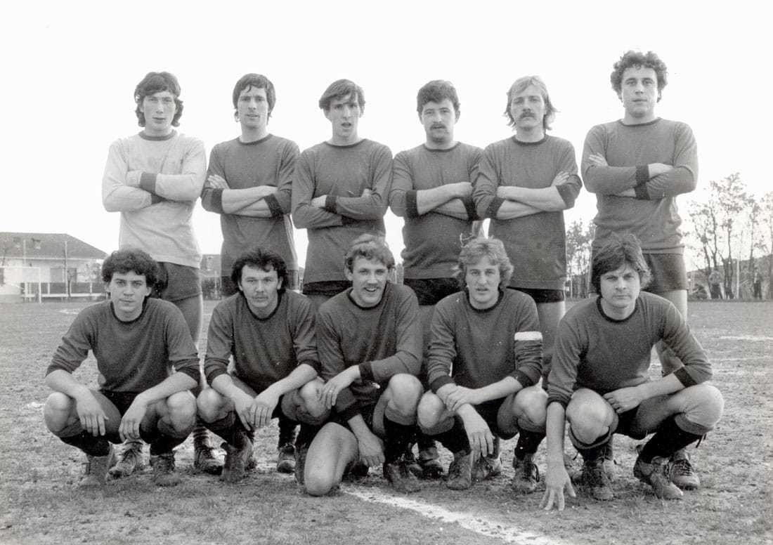 Mladost leta 1979/80. Frandolič čepe: prvi iz l. p. d.