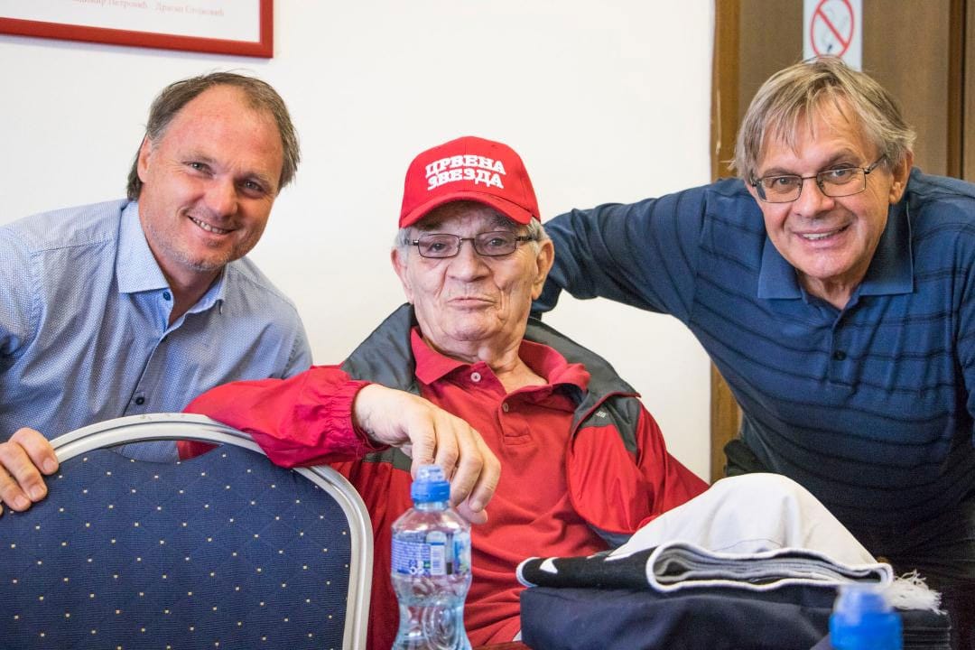 foto 9 - Branko Zupan, »Šeki« in D. Frandolič po intervjuju na stadionu Cervene Zvezde. Pogovor je omogočilo društvo veteranov beograjskega kluba. Verjetno je bil to zadnji javni intervju srbskega vrhunskega driblerja.