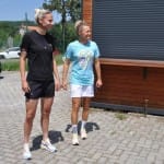 Prvoligašici Kaja Eržen in Dominika Čonč na obisku pri NK Kr