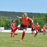 Prvoligašici Kaja Eržen in Dominika Čonč na obisku pri NK Kr