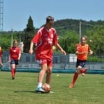 Prvoligašici Kaja Eržen in Dominika Čonč na obisku pri NK Kr