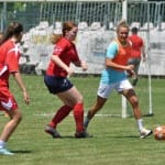 Prvoligašici Kaja Eržen in Dominika Čonč na obisku pri NK Kr
