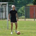 Prvoligašici Kaja Eržen in Dominika Čonč na obisku pri NK Kr