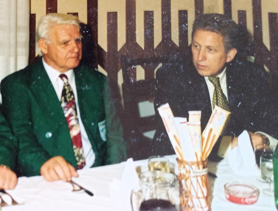 FOTO 7 
Sprejem slovenske delegacije v Sovodnjah. Na sliki sta prof. Elsner, direktor slovenskih reprezentanc in Kufersin, predsednik ZSŠDI.