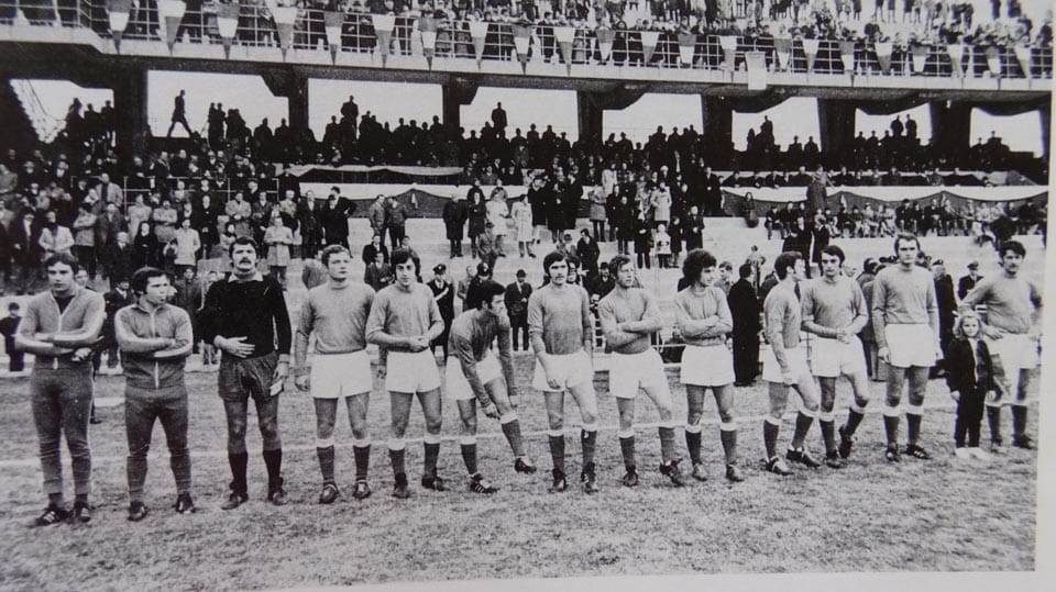 Foto 5
Kapetan Pro Gorizie Gianni Pavan prvi z leve proti desni.
Zmagovito moštvo Pro Gorizie ob prestopu v D-ligo. Z njimi sem igral v v začetnem delu prvenstva.