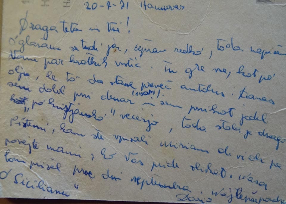 Foto 12
Razglednica, ki sem jo poslal teti 20.07.1971
"… Tu gre vse kot po olju, le to, da stane preveč avtobus. Danes sem dobil prvi denar in sem prvikrat jedel večerjo po »kristjansko«, toda stala je drago ..."