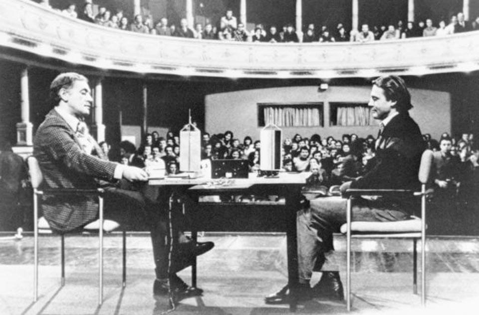 Foto 8 Ljubljanska opera
Ljuba Tadič in Bruno Ganz v ljubljanski operi. Slovenska filmska revija Ekran je organizirala tudi intervju s švicarskim igralcem oz. nemškim režiserjem Wolfgangom Petersenom.