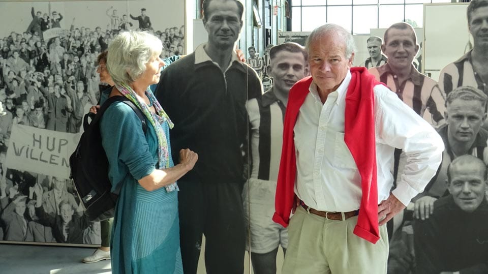 11. foto Na razstavi, ki jo je organiziral prof. Kemmeren. Fadrhonc s hčerko Zoro in sinom Tomašem