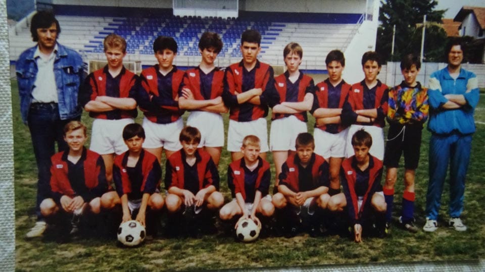 Foto 13
Naraščajniki Mladosti
Stoje od l.p.d: Luciano Moro, Dimitri Ferletič, Erik Peteani, Marko Florenin, Boris Jelen, Marco Jarc, Matjaž Černic, Demitrij Devetak, Dario Frandolič;
čepe: Manuel Devetak, Andrea Sergo, Boris Prinčič, Matej Ferletič, Martin Jarc, Robi Moro.
