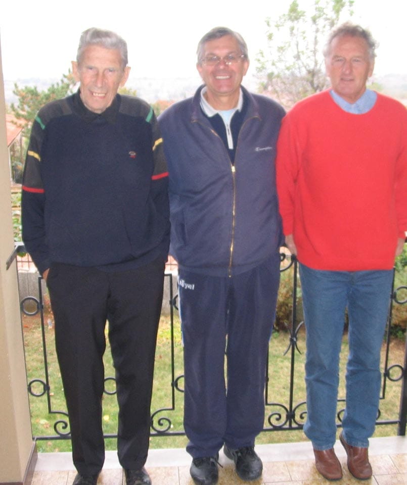 Foto 10
Balkon moje hiše v Doberdobu: od leve: Wiel Coerver, jaz in Joep Haan.