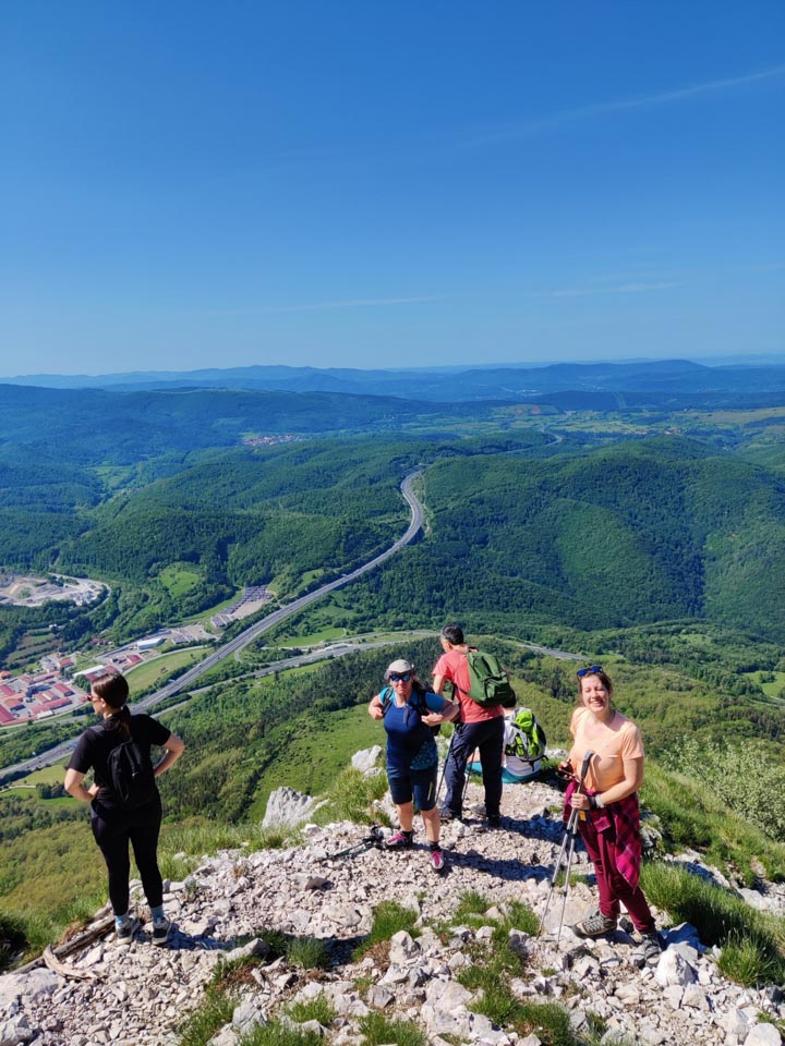 Pohodniki AŠD Mladina na Nanos v spomin na Mateja