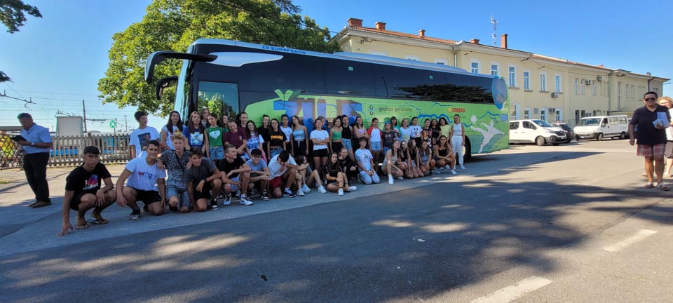 Naši mladi odbojkarji in odbojkarice na pripravah v Mežici