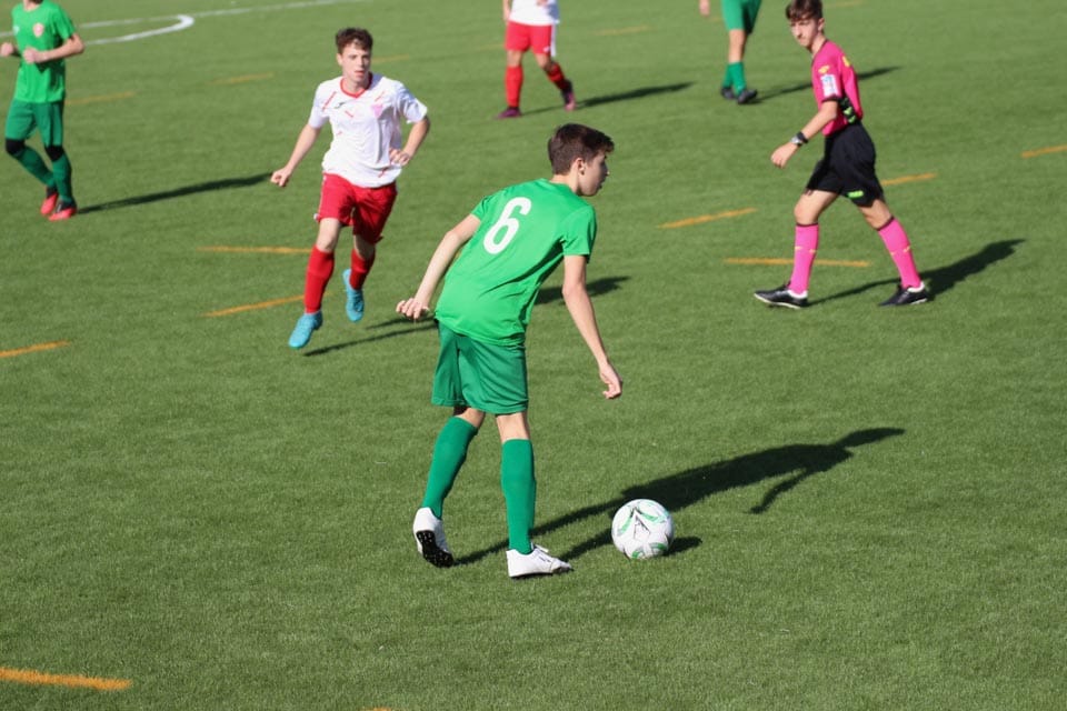 Nogomet u 17 : Primorje - Zarja Breg
