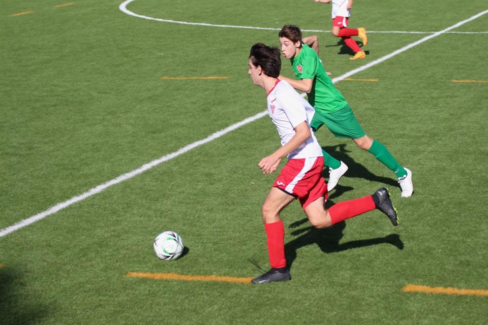Nogomet u 17 : Primorje - Zarja Breg