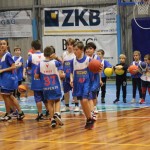 Božičnica KKBOR : Koši pod jelko