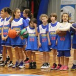 Božičnica KKBOR : Koši pod jelko