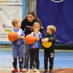 Božičnica KKBOR : Koši pod jelko