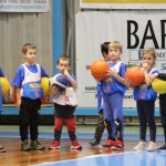 Božičnica KKBOR : Koši pod jelko