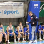 Božičnica KKBOR : Koši pod jelko