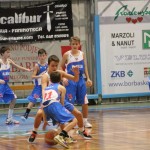 Božičnica KKBOR : Koši pod jelko