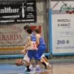 Božičnica KKBOR : Koši pod jelko