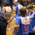 Božičnica KKBOR : Koši pod jelko