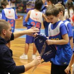 Božičnica KKBOR : Koši pod jelko