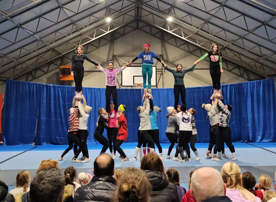 Decembra 2023 so se zvrstile številne Božičnice naših društev kot tista, ki jo je priredil Cheerdance Millenium