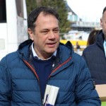 Minister Arčon  skupaj s 500 otroki s pripisom Foto Urad za Slo