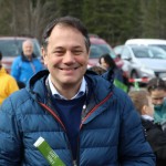 Minister Arčon  skupaj s 500 otroki s pripisom Foto Urad za Slo