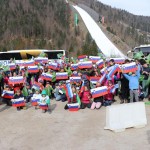 Minister Arčon  skupaj s 500 otroki s pripisom Foto Urad za Slo