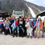 Minister Arčon  skupaj s 500 otroki s pripisom Foto Urad za Slo