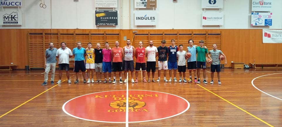 Domovi člani začeli s pripravami