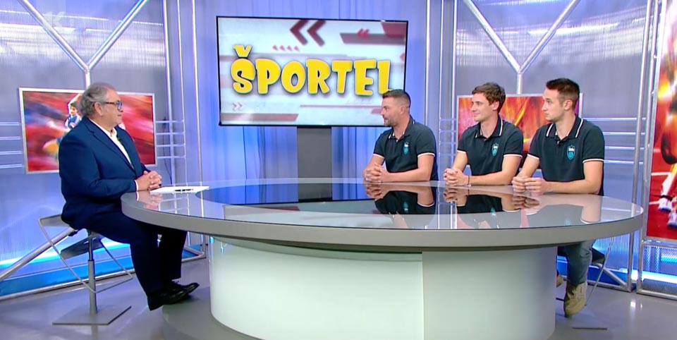 Od leve: voditelj oddaje Igor Malalan, Ambrož Peterlin, Smon Komjanc in Peter Jerič