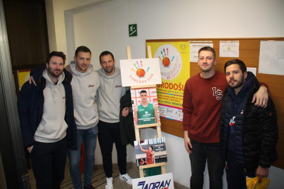 Sončkov dan: tudi ekipa Jadrana Doma; med najmlajšimi Dom