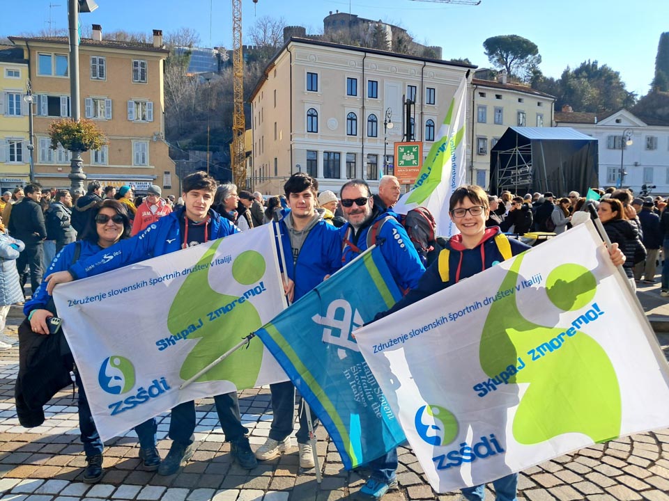 ZSŠDI: številni naši športniki na otvoritvi GO!2025