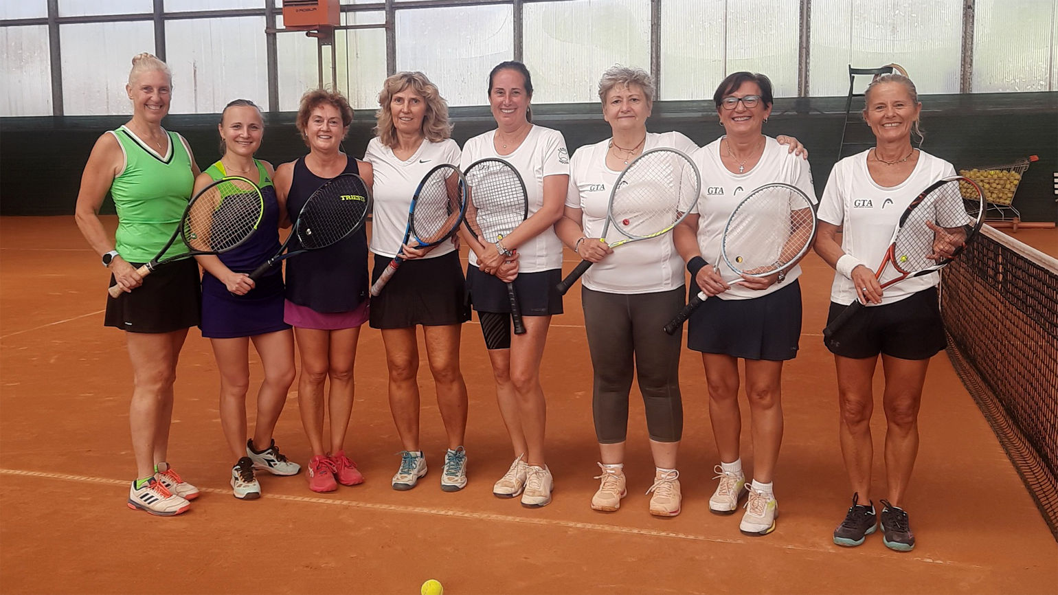 Gaja a sx e Gobbi Tennis Academy a dx